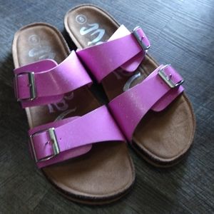 MAD LOVE two strap slip on sandals 5 7